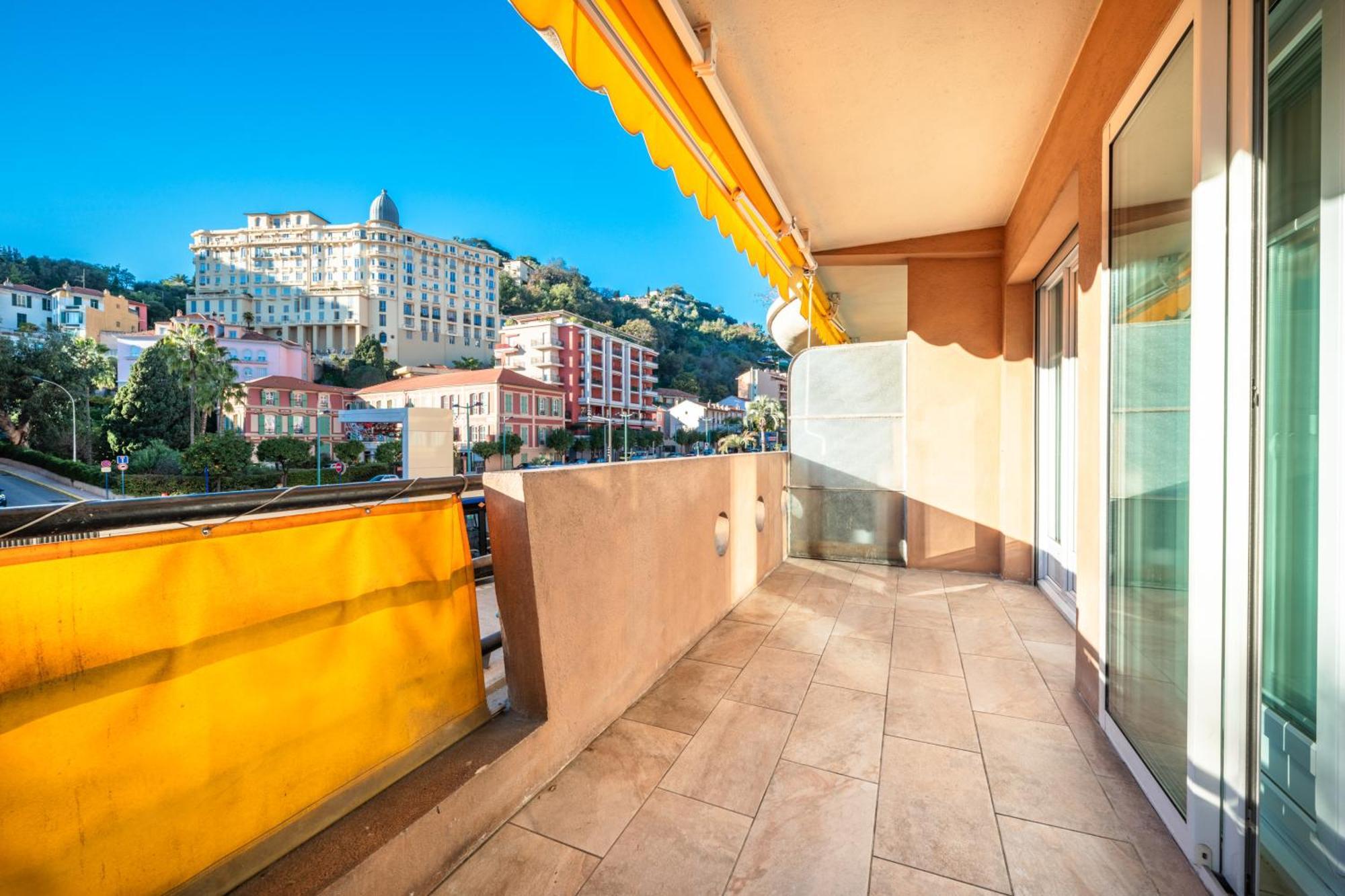 Castel 2 Studio Au Centre Ville De Menton Gare Sncf Exteriör bild
